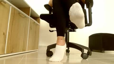 Victoria online show from December 18, 5:07 pm