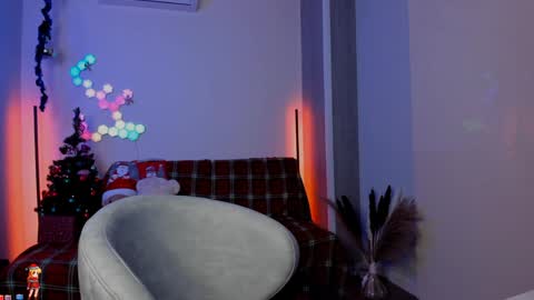 Snapshot of victorias_world chatting on December 18, 10:24 pm Viktoria online show from December 18, 10:24 pm