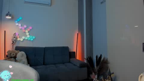 Snapshot of victorias_world chatting on December 13, 6:05 pm Viktoria online show from December 13, 6:05 pm