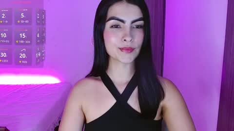 victoriia_henao_ online show from November 2, 2:59 am