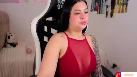 V  I C  T O R I A  online show from December 16, 5:41 pm