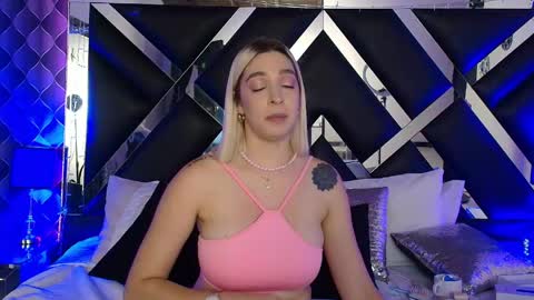 victtoria lee online show from May 15, 11:51 pm