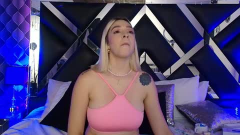 victtoria lee online show from May 15, 10:45 pm
