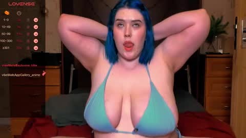 viesica_ online show from May 10, 9:28 pm
