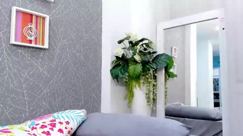 viictoriiasaenz online show from May 10, 5:53 am