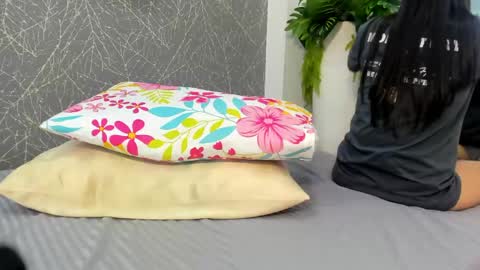viictoriiasaenz online show from May 15, 7:00 am