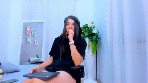 viictoriiasaenz online show from February 4, 6:49 am