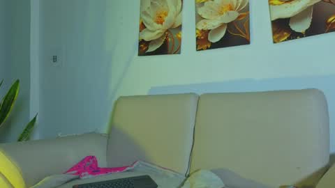 VIOLET  online show from May 9, 2:46 am
