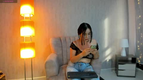 VIOLET  online show from May 19, 8:38 pm