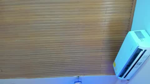 Viiolett online show from November 11, 7:55 pm