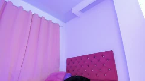 Violet online show from May 2, 8:34 pm