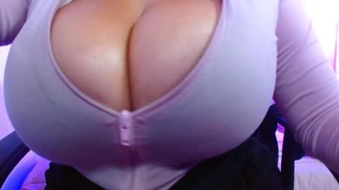 viioleta online show from May 12, 4:13 pm
