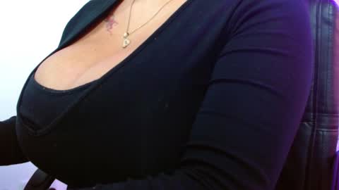 viioleta online show from April 9, 12:21 pm