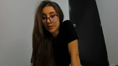 viithoney online show from November 5, 10:26 pm