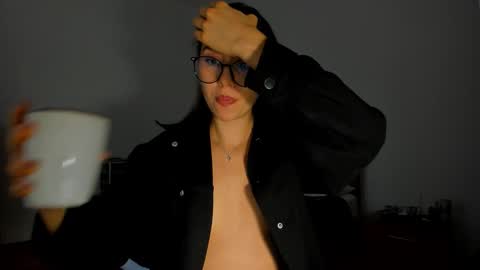 viithoney online show from October 21, 3:16 pm