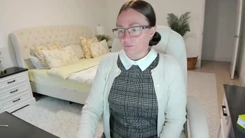 Ukrainian-woman online show from May 17, 11:20 am