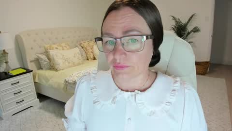 Ukrainian-woman online show from May 4, 11:25 am