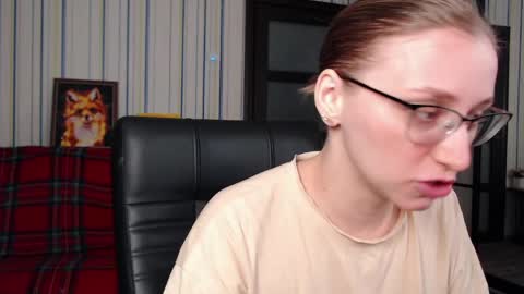 Vika online show from April 7, 8:33 pm