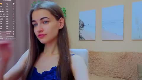 vikiberry online show from July 3, 10:10 am