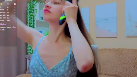 vikiberry online show from May 12, 10:01 am