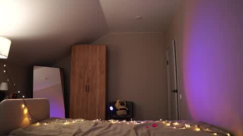 VIKKI online show from January 18, 1:07 pm