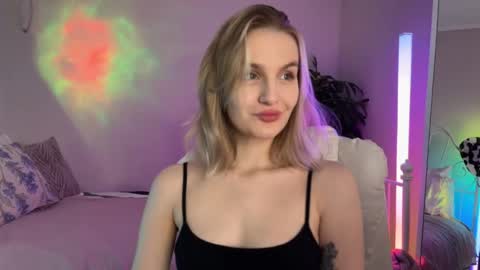 Vikky online show from May 20, 1:13 am