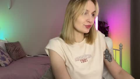 Vikky online show from May 12, 1:03 am