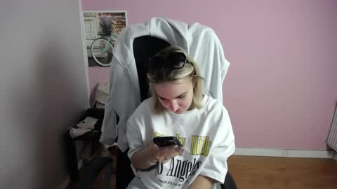 viktoria_lovely online show from May 20, 6:21 am