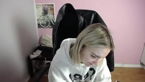 viktoria_lovely online show from May 8, 6:16 am