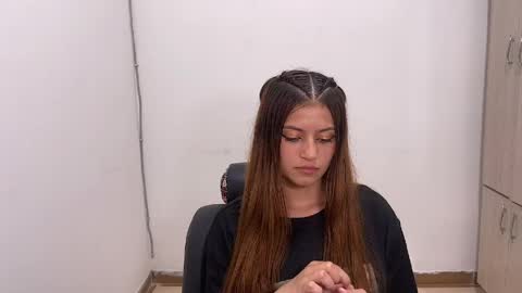 viky_evanss online show from May 25, 7:57 pm