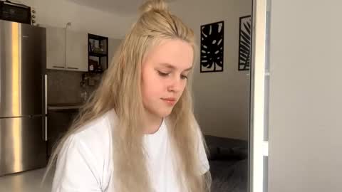 Maria online show from September 17, 1:53 pm