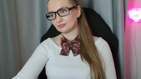 Funny  girl online show from April 30, 8:57 pm