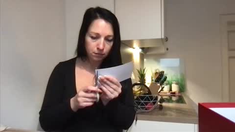 Vio online show from December 5, 11:00 am