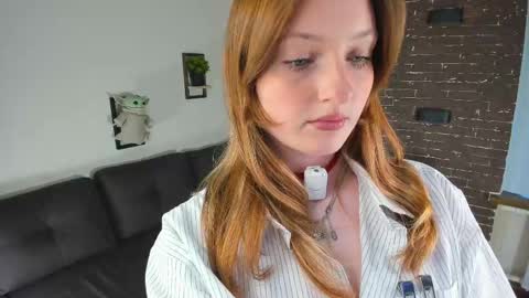 Viola but friends call me Sisi online show from May 29, 5:11 pm