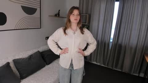 Viola but friends call me Sisi online show from February 28, 10:58 am