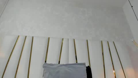violeet_gray online show from May 9, 12:18 pm