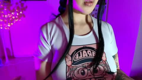 violet online show from May 27, 7:05 am