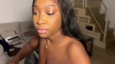 Snapshot of violet6xft chatting on October 3, 4:06 am Fantasy Black Girl online show from October 3, 4:06 am