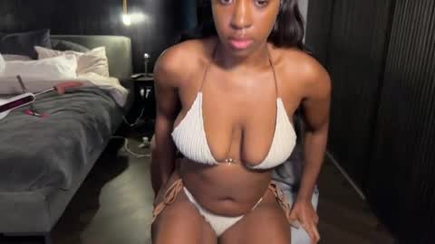Fantasy Black Girl online show from May 11, 12:40 pm