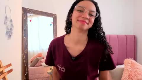 violet__15 online show from May 11, 12:18 pm