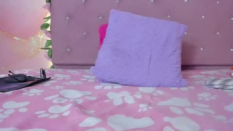 violet__taylor_ online show from May 22, 2:20 am