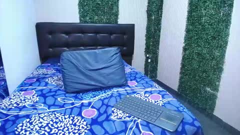 Violet online show from April 30, 5:40 pm