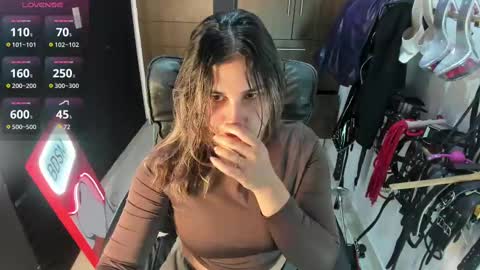 Snapshot of violet_bdsmx chatting on October 3, 11:32 pm Kim online show from October 3, 11:32 pm