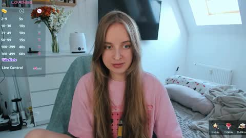 Violet online show from April 6, 1:34 pm