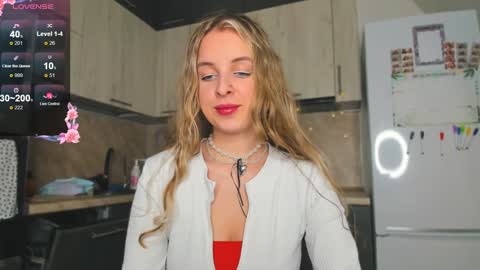 Snapshot of violet_blue_eyes chatting on December 28, 1:17 pm Violet online show from December 28, 1:17 pm