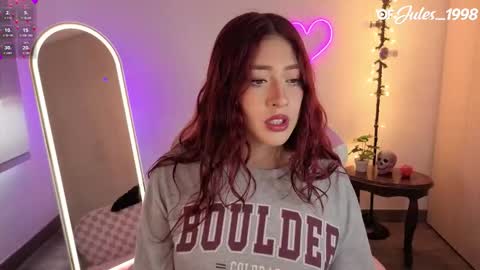 violet online show from March 10, 6:12 pm