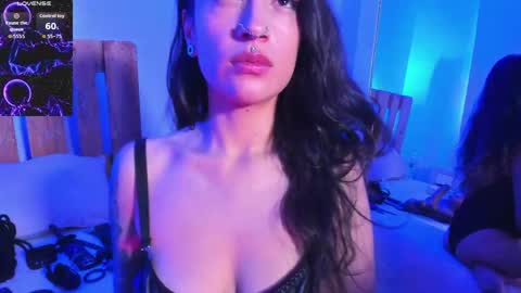 Violet Jones online show from May 8, 4:32 pm