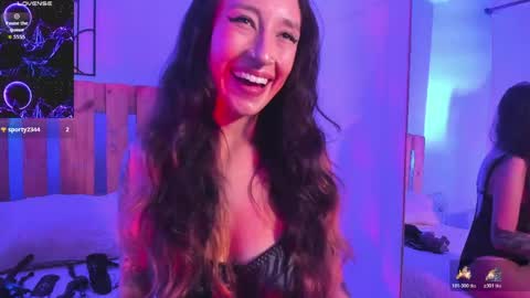 Violet Jones online show from May 19, 3:08 pm