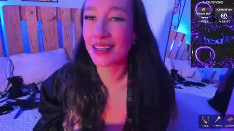 Violet Jones online show from April 6, 5:03 pm