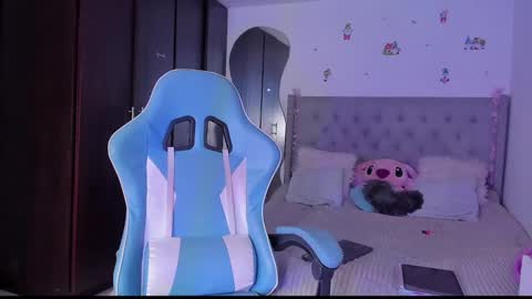  Violet  online show from April 19, 2:50 pm